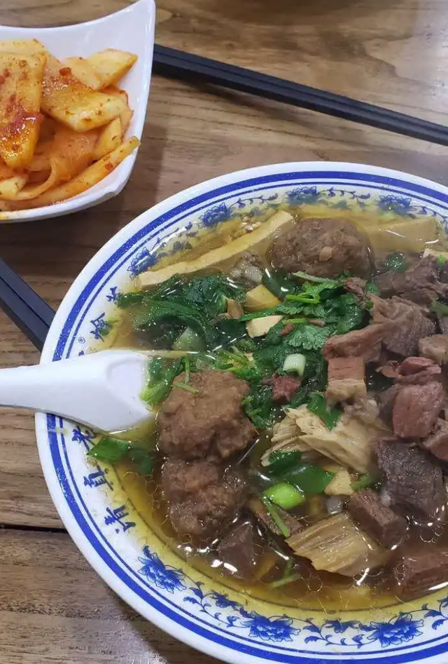 别只盯着不夜城！清明去西安，早上5点半的大雁塔才是真长安