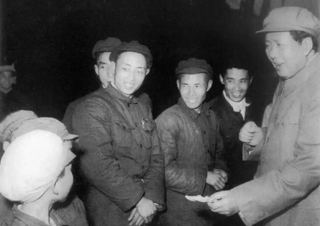 改开四十余年，全国上下再度彻底认清，毛主席之伟大震撼人心！