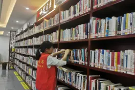 襄阳市图书馆以读者为中心 不断改善服务图片