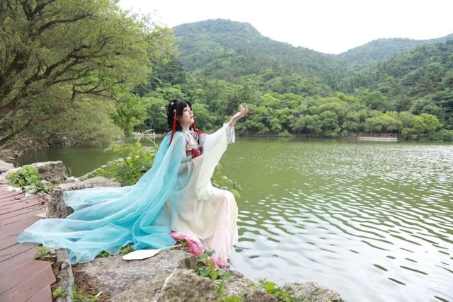 春风十里，不如大洪山有你！全国女士免门票，男士半价！还有专属福利等您来～