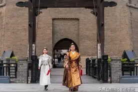 西安巡游，小姐姐古装穿着美出圈！网友：能不能让我娶一个图片
