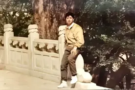 这是18岁的章泽天和18岁的刘强东，若干年后，两人成为一家子图片