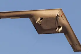 首飞仅两月，新型战轰投入生产图片