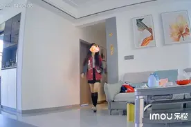 浙江一男生带女同学回家吃饭，妈妈喜忧参半：哪个像儿媳妇？图片