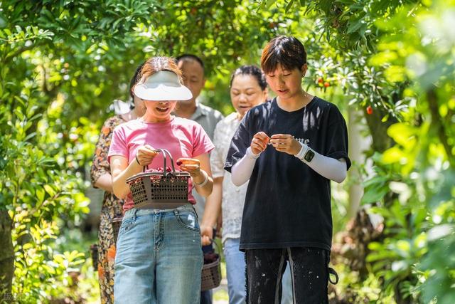 国内最宜居的城市之一，竟然不是大理，而是藏在贵州的大山里？