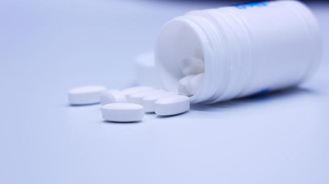 调查发现：那些常年吃降压药人，到70岁后，很多都变成了这样