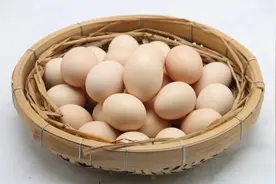 买鸡蛋时，“黄蛋黄”和“红蛋黄”有何不同？建议搞懂再买不吃亏图片