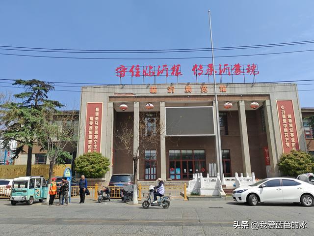 参观临沂市沂州里。城市里就应该多一些这样让市民吃喝玩耍之地