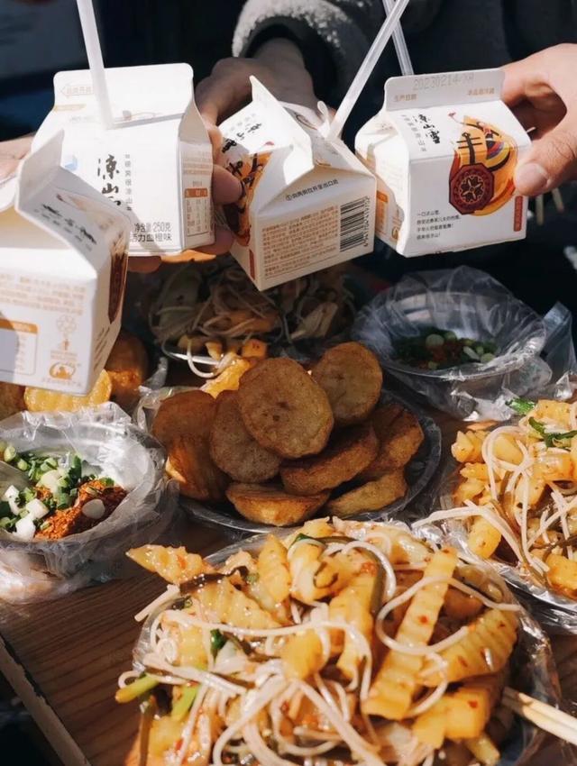 比大理浪漫！比昆明更近！高铁直达阳光小城，2万株蓝花楹美疯！观海登山，美食吃到爽！