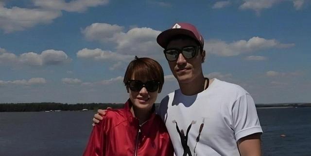 42岁刘翔现状：与妻子感情稳定，长期在国外旅游，靠终身合同吸金