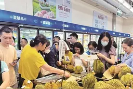 价格腰斩！厦门人实现“榴莲自由”图片