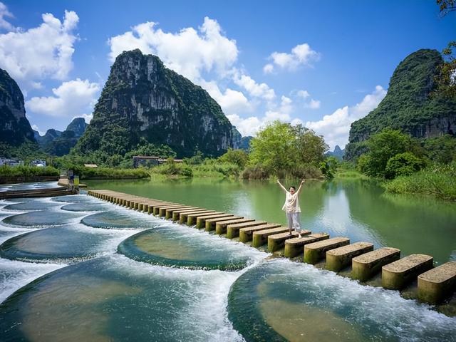 中越边境藏着比桂林更壮观的山水，现在去的人还不到1%