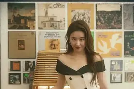 这一次轮到刘亦菲翻车 《玫瑰的故事》床吻戏一出 观众直呼荒唐图片