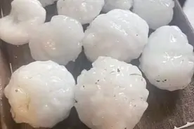 巴基斯坦突遭鸡蛋大冰雹，会间接传播到我国吗？分析：警惕连击图片