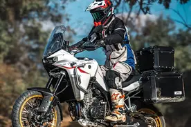 新车 | 售价46800元/配22升大容量油箱，凯越800X旅行版上市图片