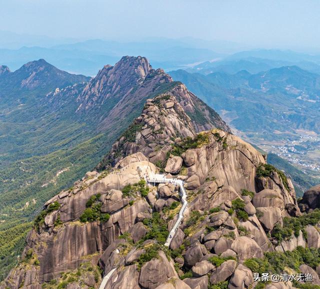 江西你糊涂啊不宣传这座山，颜值不输三清山，电梯坐到山顶