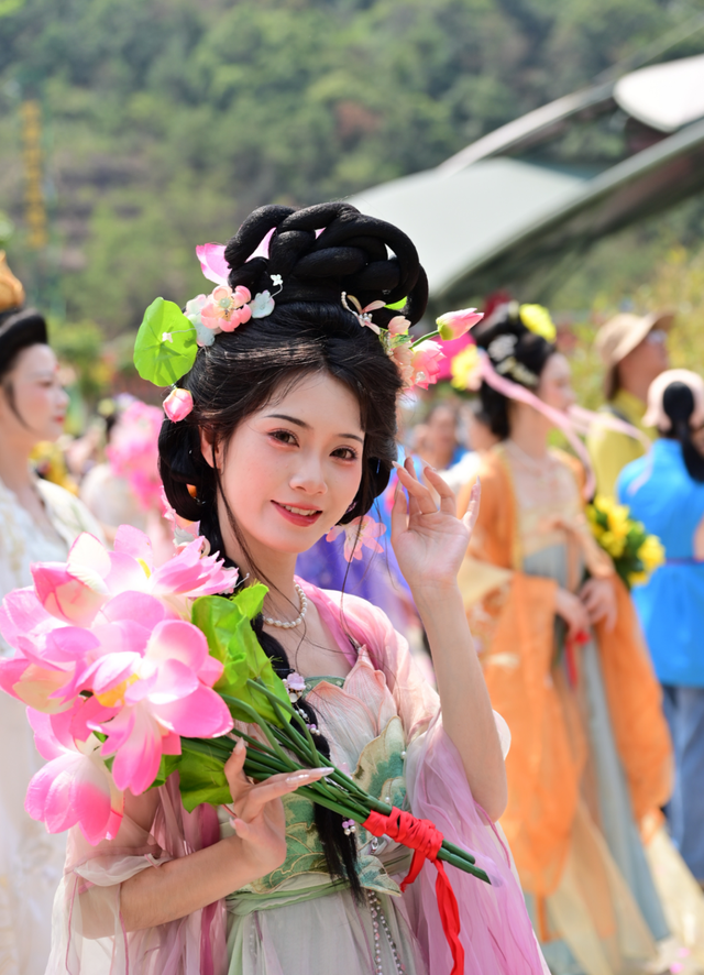 4月4日，莲花花神邂逅赛博机器人，邀您玩转观音山花朝节