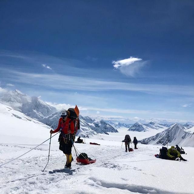一周两起登山险！卓玛康峰加潘巴里山，安全体系失灵？
