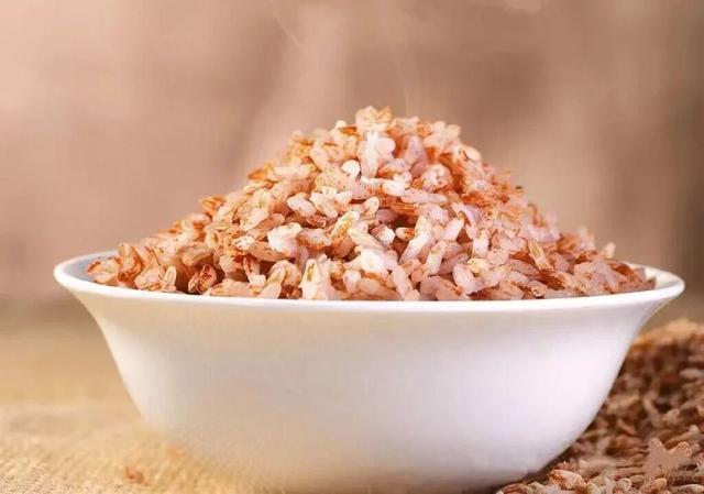 来元阳泼水“浇”个朋友，再把米香带回家