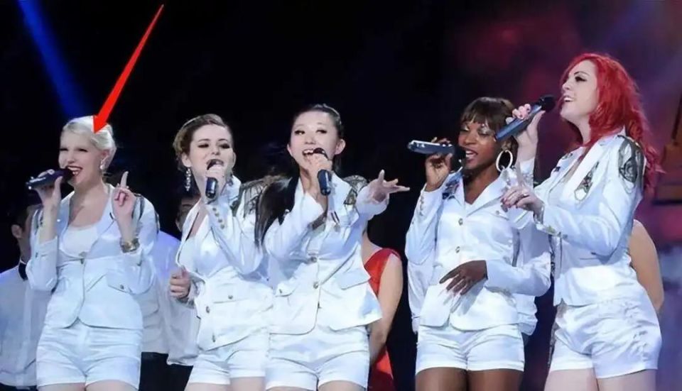 “五洲辣妹”、北大博士,风情万种的“李白”,如今却成了这样?插图4 “五洲辣妹”、北大博士,风情万种的“李白”,如今却成了这样?