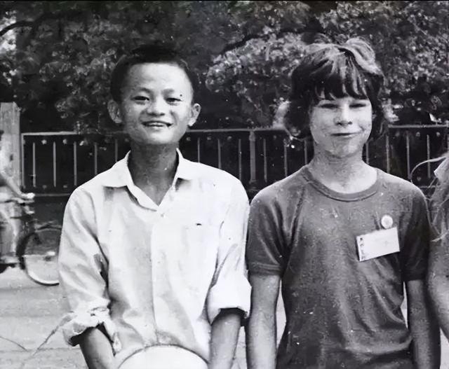 马云现在胖得像尊佛似的，看着是富贵相，真是越活越有“福相”