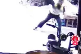 这次不是临时工了吧？交警一棍子打倒电动车，官方通报脾气大图片