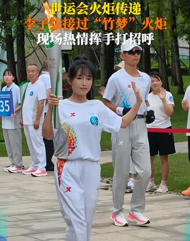 装疯卖傻、丑态百出、利欲熏心，到底是谁捧红了这些跳梁小丑？