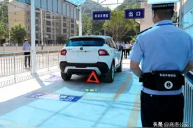 百千工程 |群众家门口的“微型车管所”图片