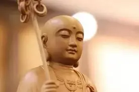 佛菩萨的眼睛为何总是半闭半睁？图片