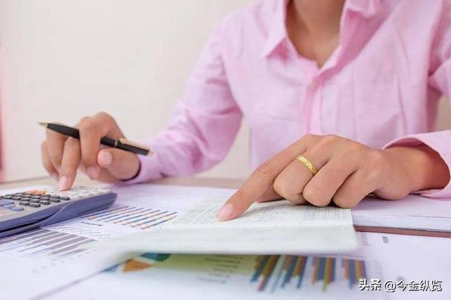 百亿私募女王李蓓，被流量耽误了？曾靠网红出圈	，如今跌下神坛！