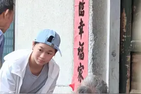 全红婵到家见到生病的奶奶，奶奶认出孙女放声大哭，婵宝妈妈也哭图片