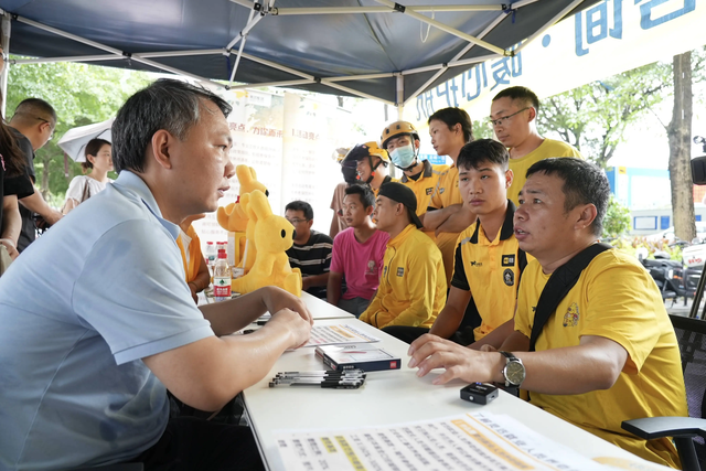 破局2.4亿人社保难题!美团一招打通灵活就业"任督二脉",央媒点赞