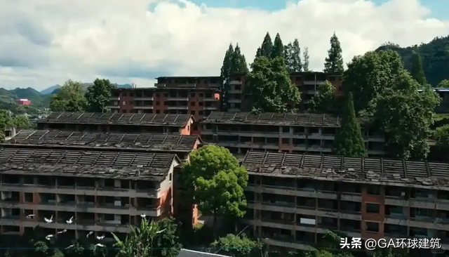 贵州山里的“小香港”，曾经上万人热火朝天，现在只剩一片荒凉