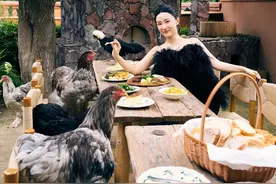 身价过百亿，坐拥北京一条街，出门私人飞机，京圈内的富婆都有谁图片