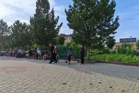 天山脚下，夕阳别样红图片