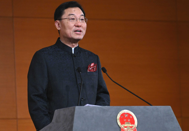 特朗普刚签中美休战令，大批官员考虑辞职，美富商：一个时代告终