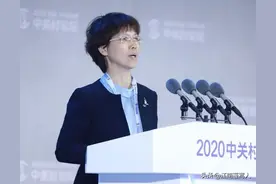 愈优秀的女性，愈多愁善感，也就愈难承受孤单寂寥图片