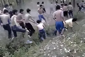 为什么中国一定要禁枪？1993年的马田械斗堪比战争，至今仍不敢忘图片