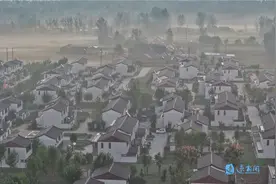 乡村初晨现美景图片