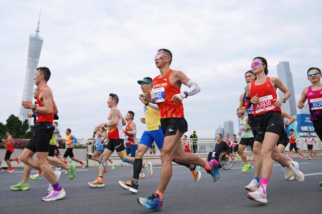 从确诊到去世仅15天，“央视最帅主持人”的遭遇为人们敲响警钟