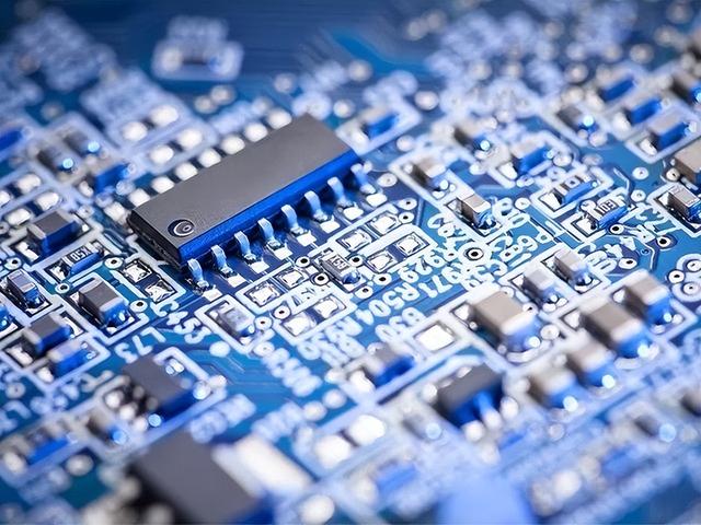 打破国外垄断，国产新型芯片来了！单日狂揽2700亿，还能突破吗？