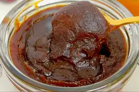 入夏了，生姜和红枣是绝配，每天早上喝一杯，整个夏天都精神饱满图片