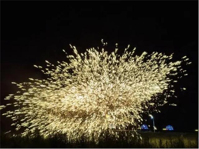 乌拉盖“布林泉之夜”点燃沸草原夏夜