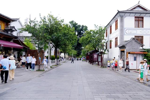 整治后的大理古城博爱路，清爽！