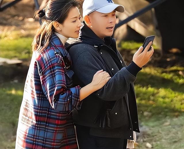 王珂没想到，为自己还清亿万债务的妻子刘涛，早已今非昔比