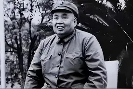 许世友在越南谅山干了什么？战后黎笋视察战场，面对废墟说不出话图片