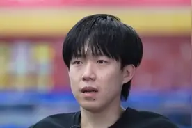 王楚钦回应世乒赛赢雨果后仰天大笑，称自己在马龙、樊振东面前是小孩，巴黎奥运被孙颖莎带着打图片