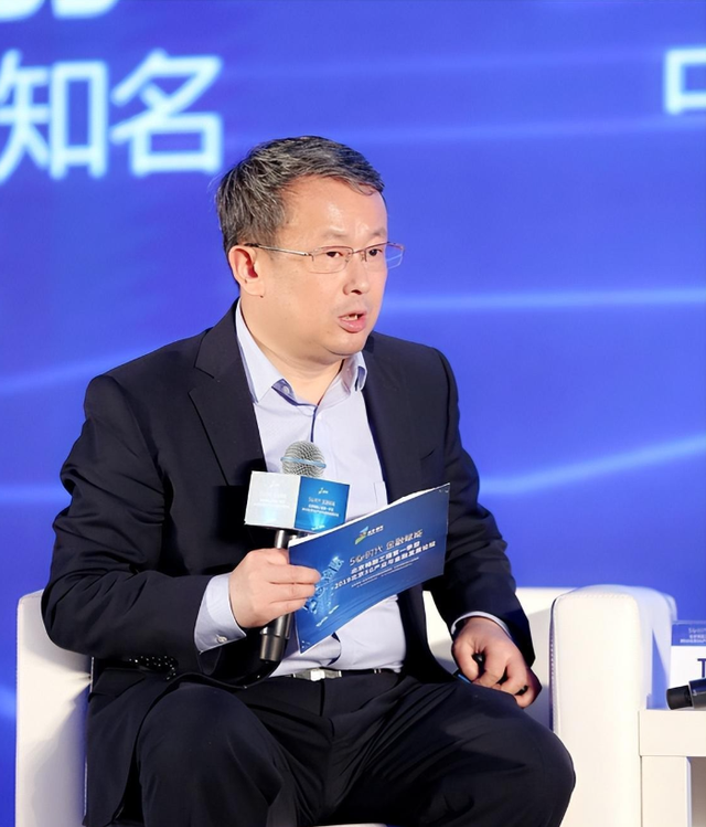 美国已掉入中国陷阱，专家：今年三件大事表明中国科技超越美国