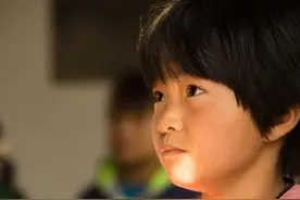 广东村干部月收入3500，很满足图片