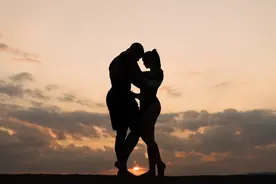 闺蜜的真心告白，让我们看到了爱情中的甜蜜与幸福。图片